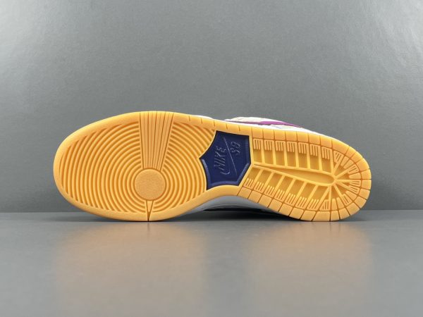 Rayssa Leal x Nike DUNK SB Low - Image 8
