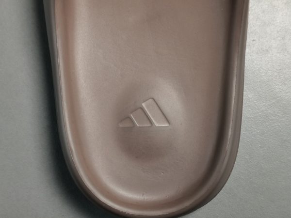 Yeezy Slides ‘Soot’ - Image 9