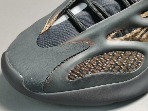 Yeezy 700 V3 ‘Clay Brown’ - Image 10
