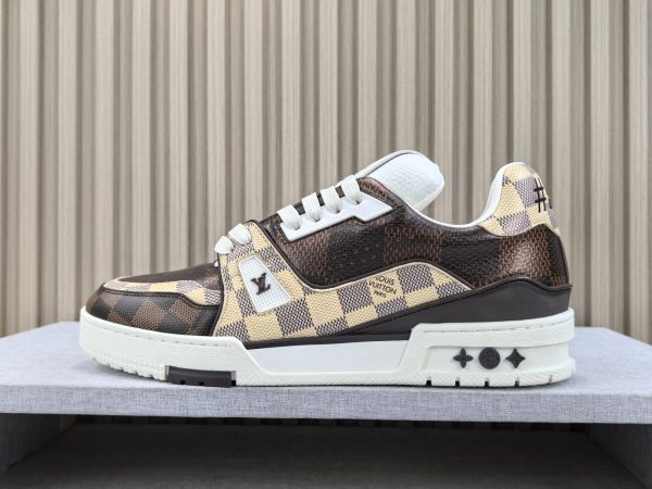 Trainer - Image 2