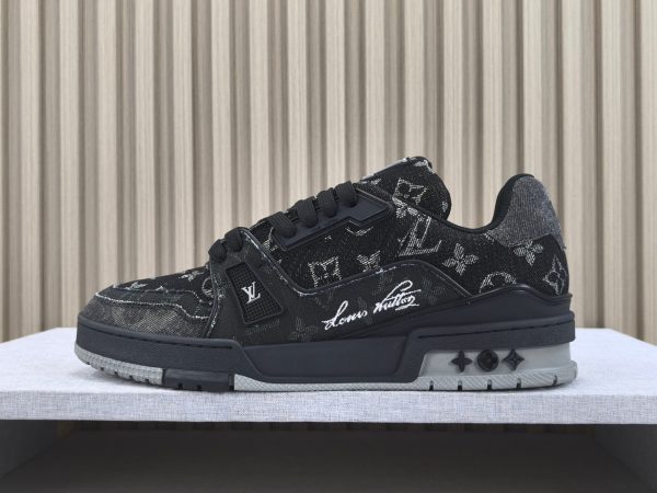 Trainer - Image 2