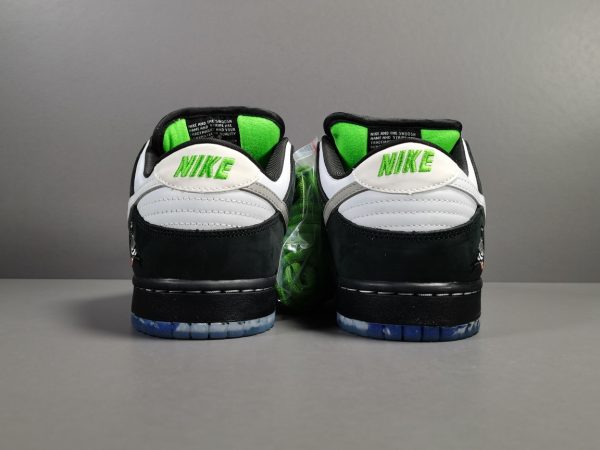 SB Dunk Low Staple Panda Pigeon - Image 7