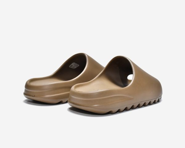 Yeezy Slides ‘Core’ 2020 - Image 4