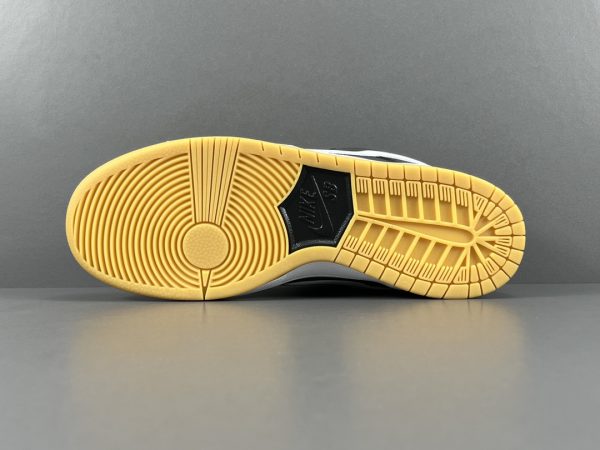 Nike DUNK SB Low  pro iso “black gum “ - Image 8
