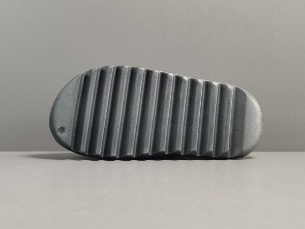 Yeezy Slides ‘Onyx’ - Image 6