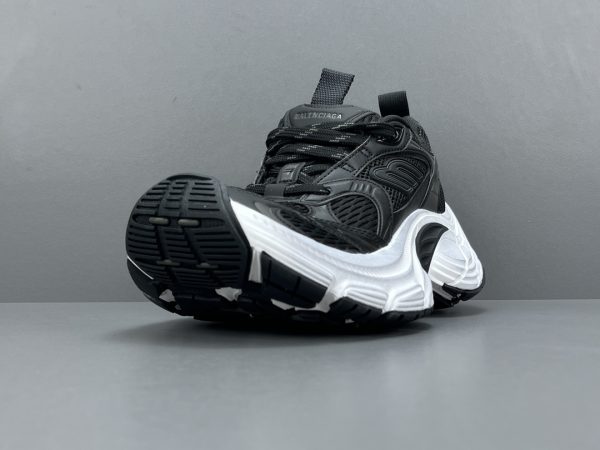 10XL - Image 3