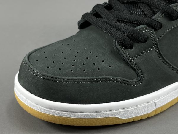 Nike DUNK SB Low  pro iso “black gum “ - Image 10