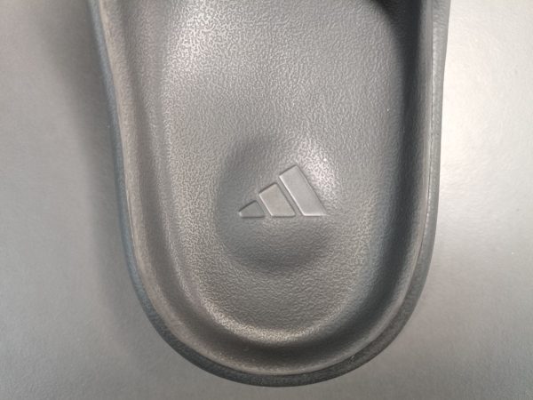 Yeezy Slides ‘Onyx’ - Image 8