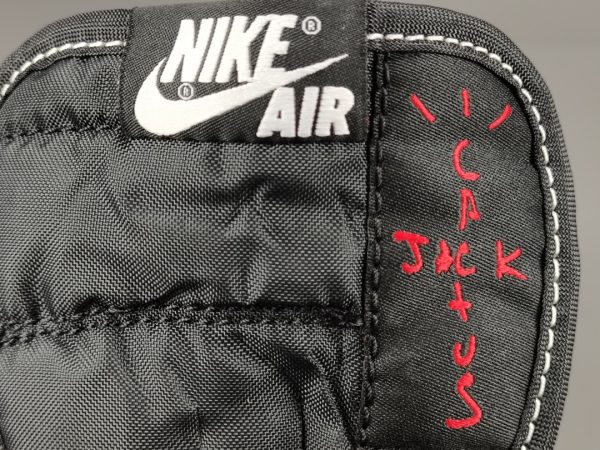 Travis Scott X Air Jordan 1 Low  OG ＂Black/Phantom＂ - Image 10