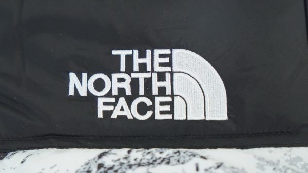 The North Face Splicing White And Snow Mountain - Image 5