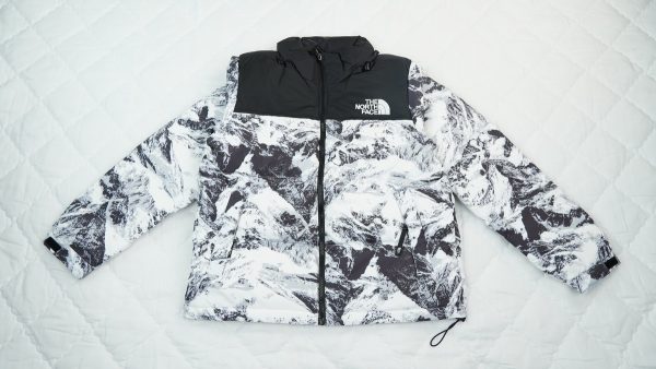 The North Face Splicing White And Snow Mountain