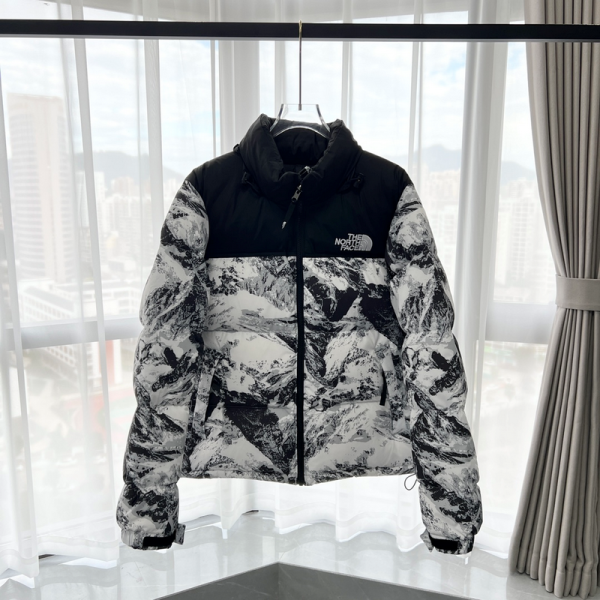 The North Face Splicing White And Snow Mountain - Image 12
