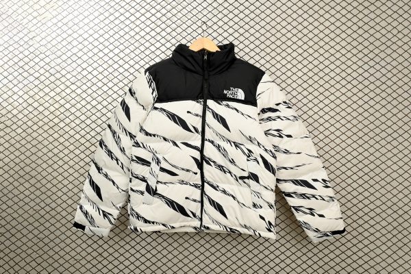 The North Face Splicing White And White Zebra