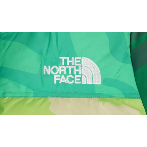 The North Face Splicing White And XX Green Down Jacket - Image 5