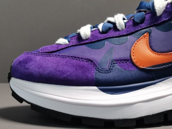 Sacai x NK VaporWaffle ＂Dark leis＂ - Image 10