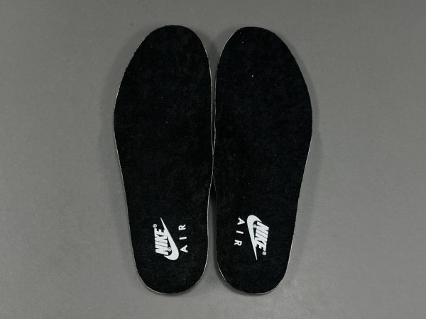 Air Jordan 11 Bred - Image 10