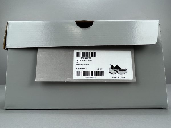 10XL - Image 11