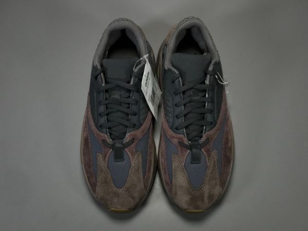 Yeezy Boost 700 ‘Mauve’ - Image 4