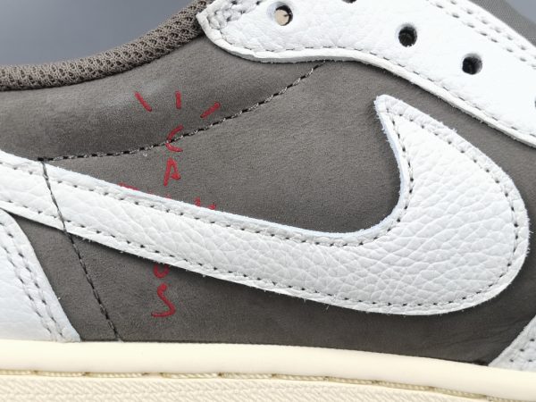 Travis Scott  x Air Jordan 1 Low OG ＂Reverse Mocha ＂ - Image 8