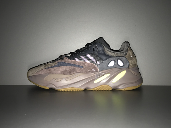 Yeezy Boost 700 ‘Mauve’ - Image 9