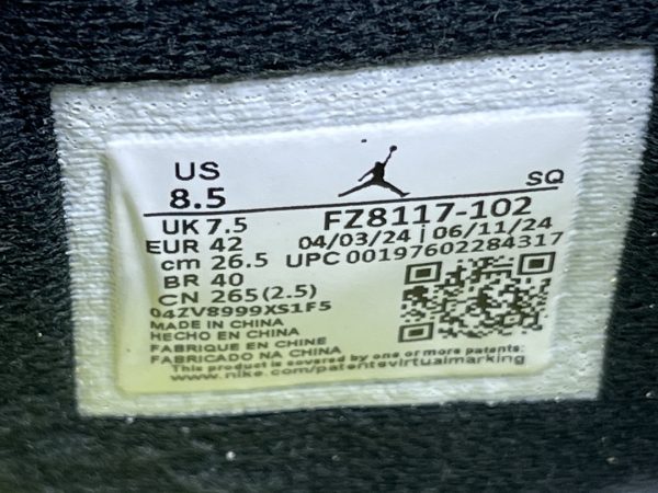 Travis Scott x Jordan Executive The Check - Image 9