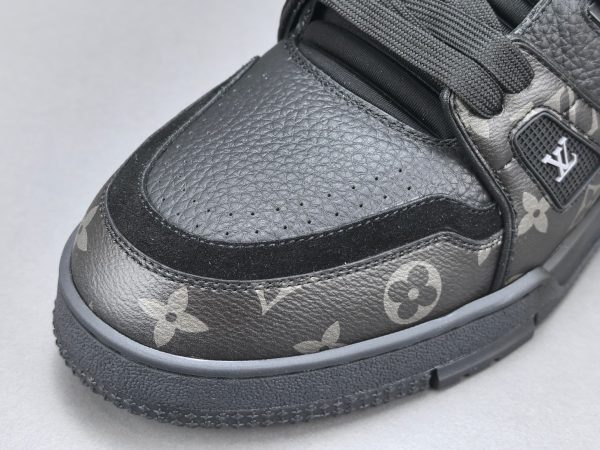 Trainer - Image 10