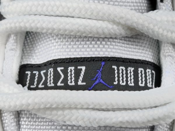 Air Jordan 11 Retro Low Concord - Image 13