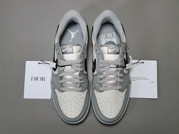 DIOR × AIR JORDAN 1 HIGH OG - Image 4