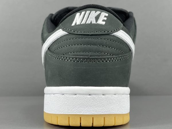 Nike DUNK SB Low  pro iso “black gum “ - Image 14
