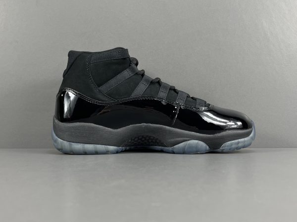 Air Jordan 11 retro cap and gown - Image 6