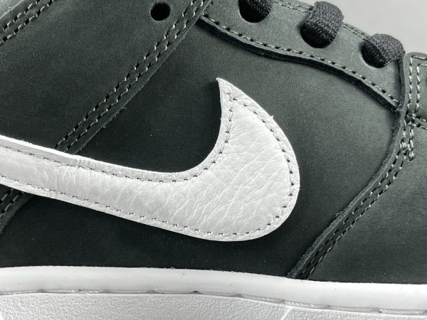 Nike DUNK SB Low  pro iso “black gum “ - Image 12
