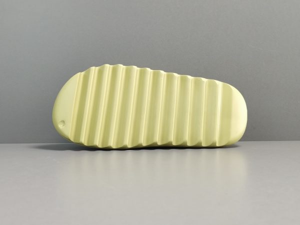 Adidas  originals  Yeezy Slide  ＂Resin＂ - Image 6