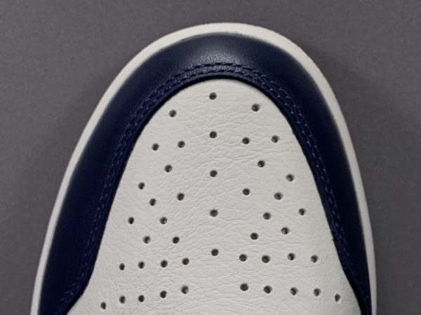 Air Jordan 1 Retro High OG ‘Obsidian’ UNC - Image 9