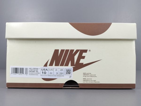 Travis Scott  x Air Jordan 1 Low OG ＂Reverse Mocha ＂ - Image 3